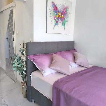 Cute Studio-great Location شقة زادار