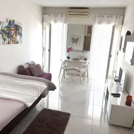 Cute Studio-great Location