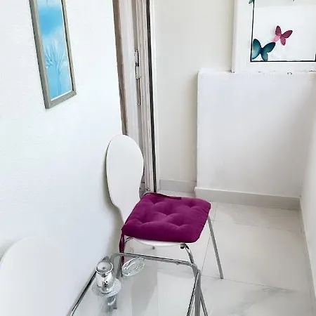 Cute Studio-great Location 아파트