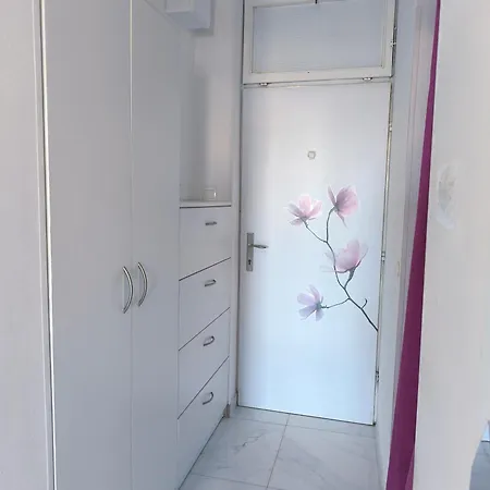 Cute Studio-great Location Appartement *